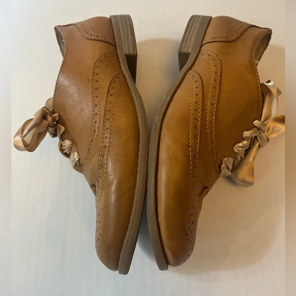 White Mountain Leather Wing Tip Oxford Shoes SZ 7.5